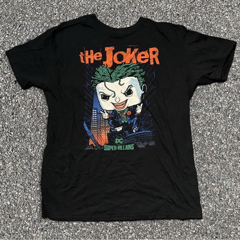 The Joker Funko Pop T-shirt DC Comics Super Villains Large Pop Tee Black Graphic